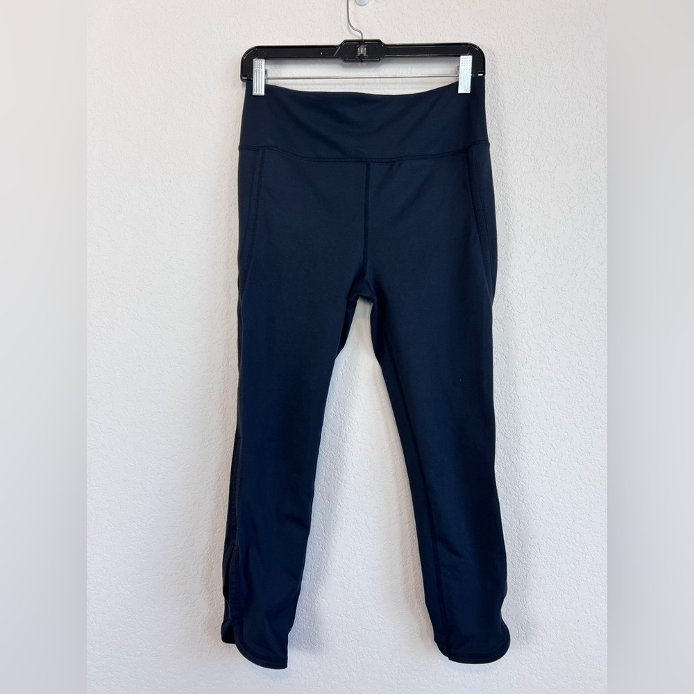 Free People Movement Infinity Crop Cutout Leggings in black Size Large